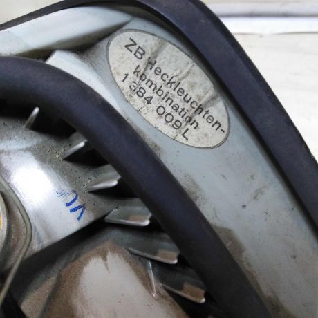 fonar-zadnii-levyi-bmw-e34-sedan-art-41984-big-2