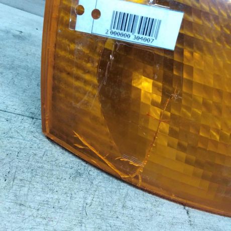 ukazatel-povorota-pravyi-volkswagen-passat-b5-defekt-art-42161-big-1