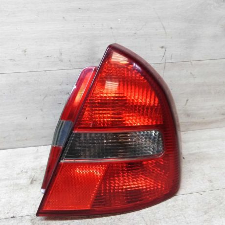 fonar-zadnii-pravyi-mitsubishi-carisma-art-42201-big-0