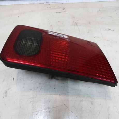 fonar-zadnii-levyi-audi-a8-d2-v-krysku-bagaznika-art-42225-big-1