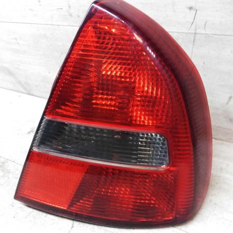 fonar-zadnii-pravyi-mitsubishi-carisma-art-42266-big-1