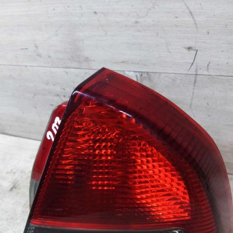 fonar-zadnii-pravyi-mitsubishi-carisma-art-42266-big-2