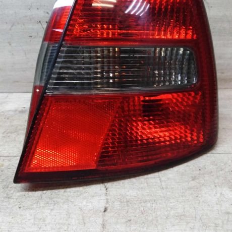 fonar-zadnii-pravyi-mitsubishi-carisma-art-42266-big-3