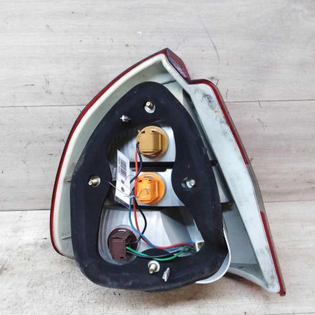 fonar-zadnii-pravyi-mitsubishi-carisma-art-42266-big-4