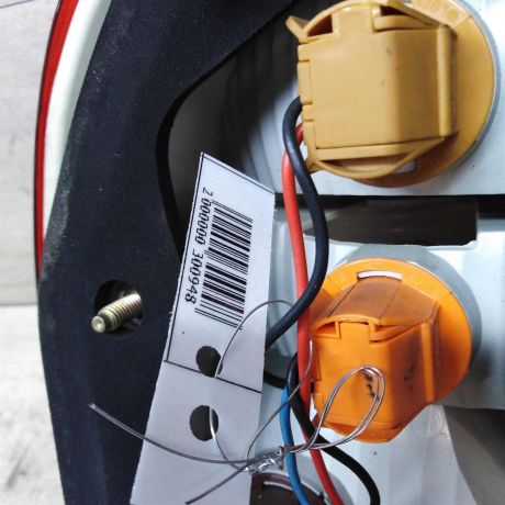 fonar-zadnii-pravyi-mitsubishi-carisma-art-42266-big-5