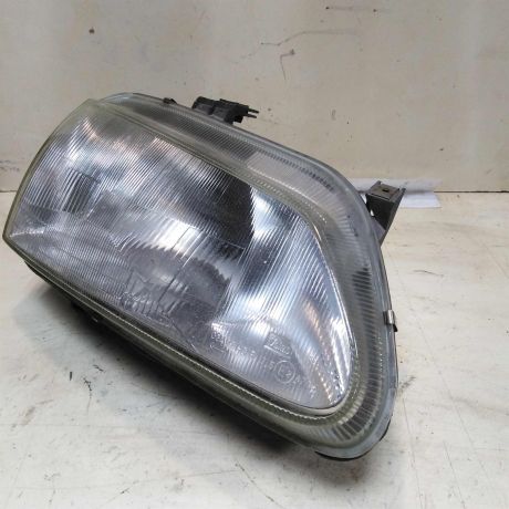 fara-pravaia-renault-megane-1-do-rest-art-43441-big-1