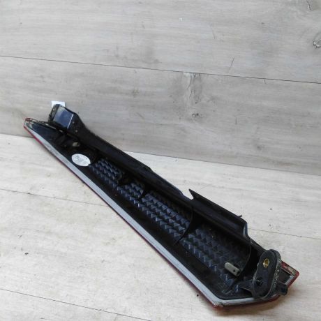 fonar-zadnii-pravyi-verxnii-volvo-xc90-rest-art-43577-big-1