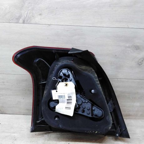 fonar-zadnii-pravyi-toyota-avensis-t25-xetcbek-art-43692-big-5