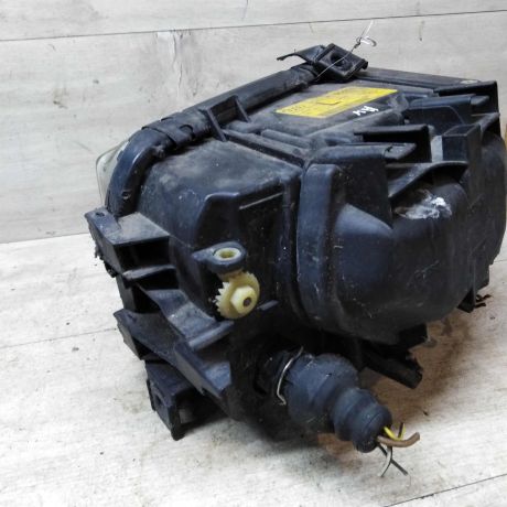 fara-levaia-audi-a4-b5-do-rest-bosch-trexzonnaia-defekt-art-43709-big-5