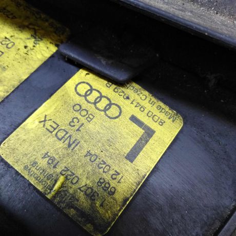 fara-levaia-audi-a4-b5-do-rest-bosch-trexzonnaia-defekt-art-43898-big-8