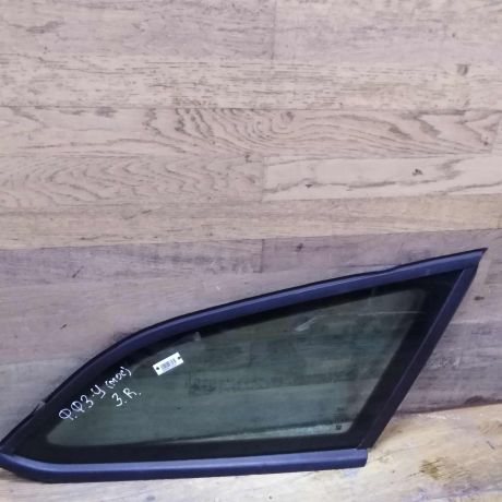 steklo-gluxoe-zadniaia-pravaia-fortocka-bagaznika-ford-focus-3-rest-17gv-universal-art-44370-big-0