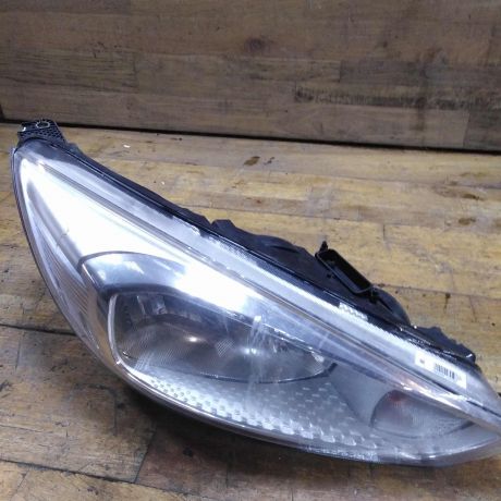 fara-pravaia-ford-focus-3-rest-17gv-defekt-art-44558-big-0