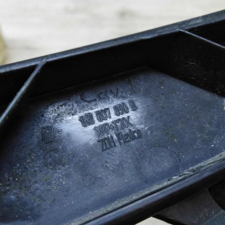 kronstein-fary-pravyi-volkswagen-jetta-5-art-45737-big-2