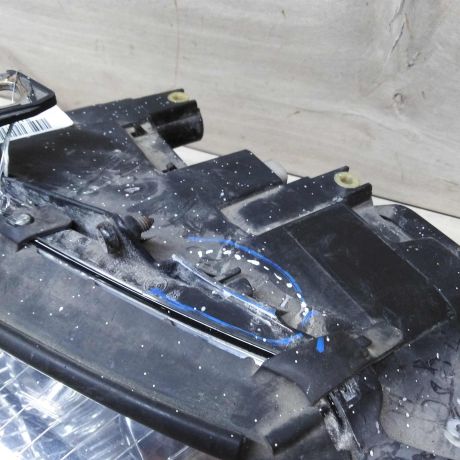 fara-levaia-audi-a4-b6-8e-ksenon-defekt-art-46512-big-3