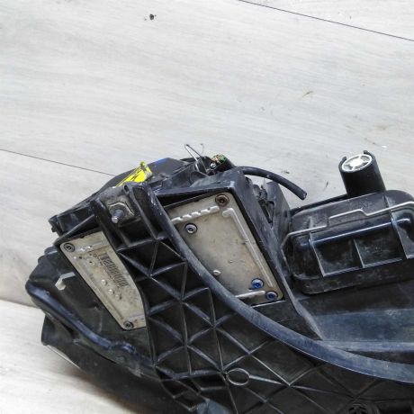 fara-levaia-audi-a4-b6-8e-ksenon-defekt-art-46512-big-7