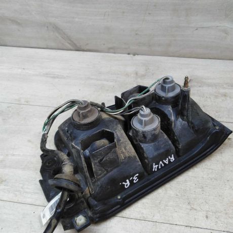 fonar-zadnii-pravyi-toyota-rav4-94gv-art-46630-big-2