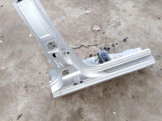 porog-pravyi-stoika-lada-largus-art-47948