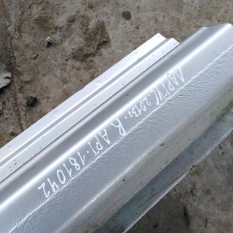 porog-pravyi-stoika-lada-largus-art-47948-big-1