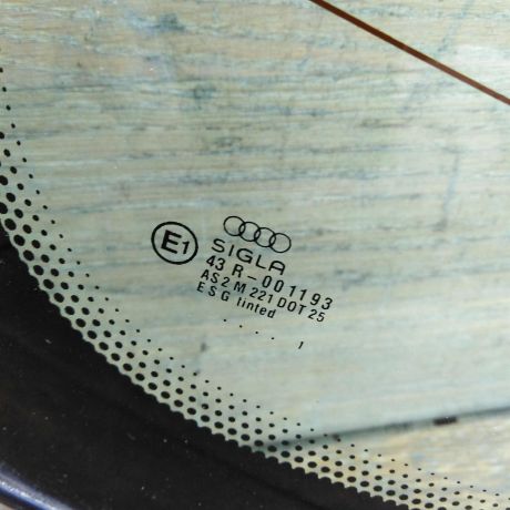 steklo-zadnee-audi-100-c4-sedan-art-48929-big-1