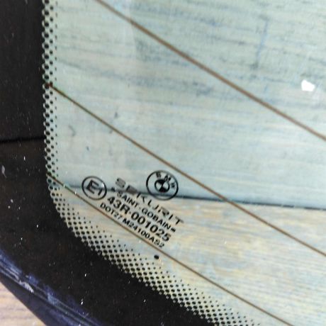steklo-zadnee-sedan-bmw-e39-defekt-art-49014-big-4