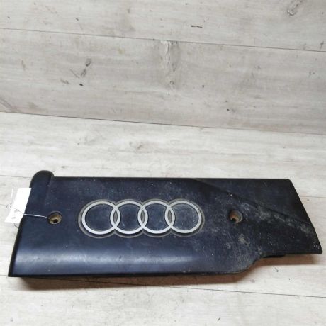 kryska-dekorativnaia-dvigatelia-pravaia-audi-a8-d2-art-24476-big-0