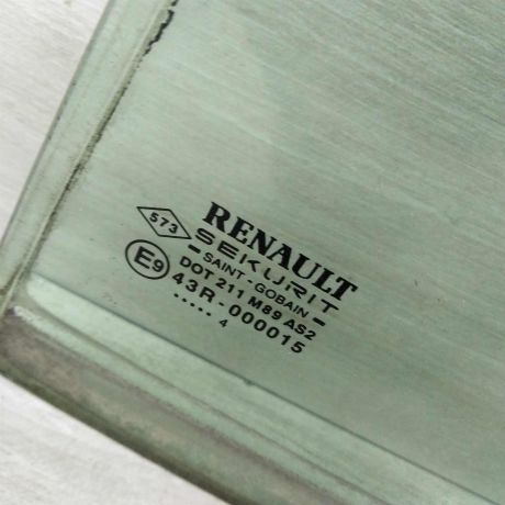 steklo-gluxoe-zadnee-levaia-fortocka-renault-megane-2-xetcbek-art-52237-big-1