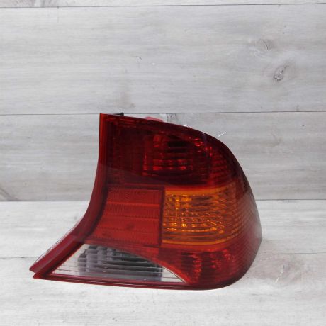 fonar-zadnii-pravyi-ford-focus-1-sedan-art-52288-big-0
