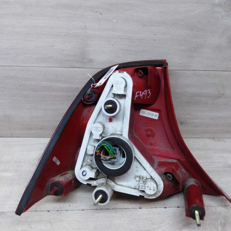 fonar-zadnii-pravyi-ford-focus-1-sedan-art-52288-big-5