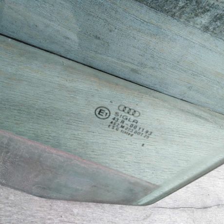 steklo-dveri-perednee-levoe-audi-a4-b5-art-53147-big-1