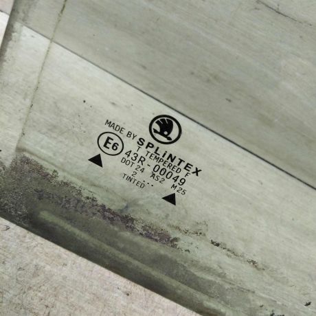 steklo-gluxoe-zadnee-pravoe-fortocka-skoda-octavia-tour-universal-art-53307-big-3