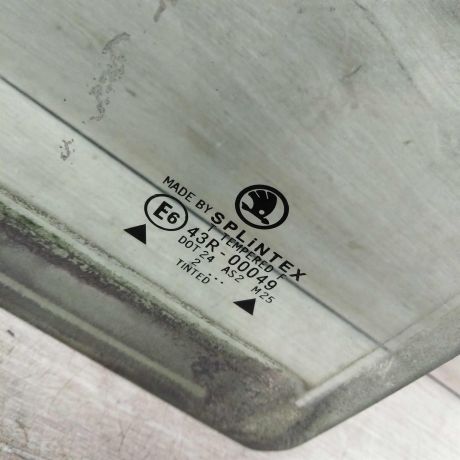 steklo-gluxoe-zadnee-levoe-fortocka-skoda-octavia-tour-universal-art-53309-big-3