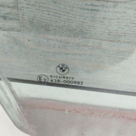 steklo-dveri-perednee-pravoe-bmw-e39-art-54766-big-1