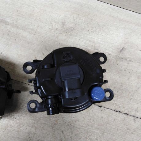 fara-protivotumannaia-renault-megane-2-logan-sandero-renault-duster-peugeot-207-ford-focus-2-rest-novaia-art-55368-big-3