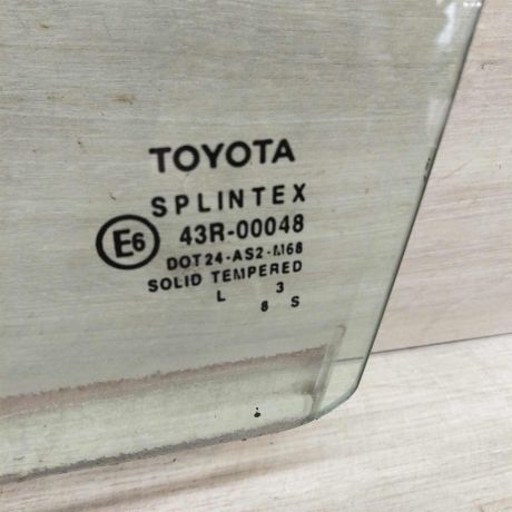 steklo-dveri-zadnee-levoe-toyota-corolla-ix-e120-e130-e12-xetcbek-art-56405-big-1