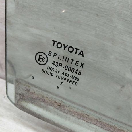 steklo-dveri-zadnee-pravoe-toyota-corolla-ix-e120-e130-e12-xetcbek-s-art-56415-big-3