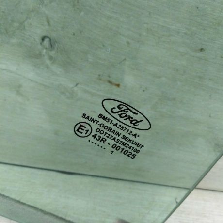 steklo-dveri-zadnee-pravoe-xetcbek-sedan-ford-focus-3-art-56419-big-1