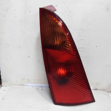 fonar-zadnii-levyi-xetcbek-ford-focus-1-art-56629-big-0