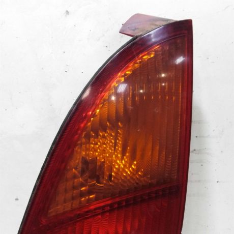 fonar-zadnii-pravyi-xetcbek-ford-focus-1-art-56666-big-2