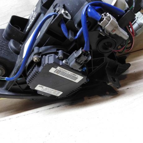 fara-pravaia-nissan-murano-i-z50-ksenon-art-57257-big-4