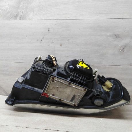 fara-pravaia-audi-a4-b5-ksenon-rest-art-57421-big-3