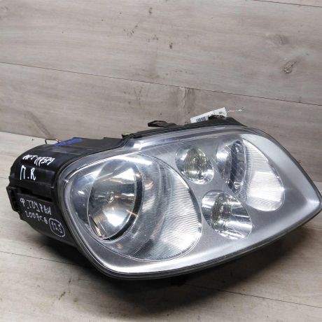 fara-peredniaia-pravaia-volkswagen-touran-art-57557-big-2