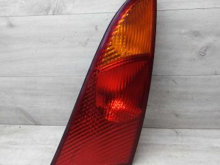 fonar-zadnii-pravyi-ford-focus-1-xetcbek-art-58487