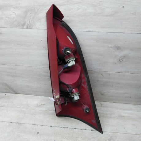 fonar-zadnii-pravyi-ford-focus-1-xetcbek-art-58487-big-5