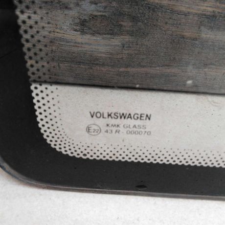 steklo-gluxoe-zadnee-levoe-volkswagen-transporter-t4-art-58693-big-1