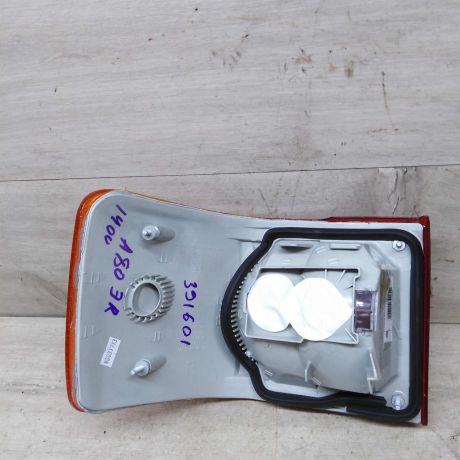 fonar-zadnii-pravyi-audi-80-b3-v-krylo-novyi-art-58932-big-3