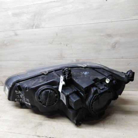 fara-pravaia-ksenon-bmw-x5-ii-e70-do-rest-defekt-v-niznei-casti-stekla-art-59651-big-6