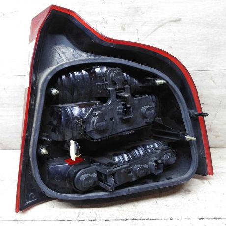 fonar-zadnii-levyi-volvo-s80-sedan-defekt-na-foto-art-59887-big-4