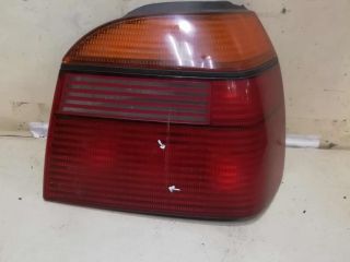 fonar-zadnii-pravyi-xetcbek-volkswagen-golf-3-defekt-na-foto-art-59928