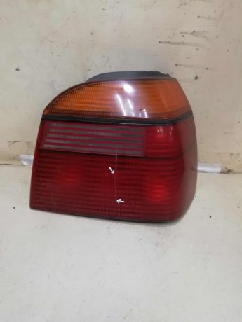fonar-zadnii-pravyi-xetcbek-volkswagen-golf-3-defekt-na-foto-art-59928-big-0