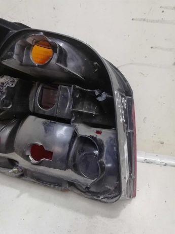 fonar-zadnii-pravyi-xetcbek-volkswagen-golf-3-defekt-na-foto-art-59928-big-4